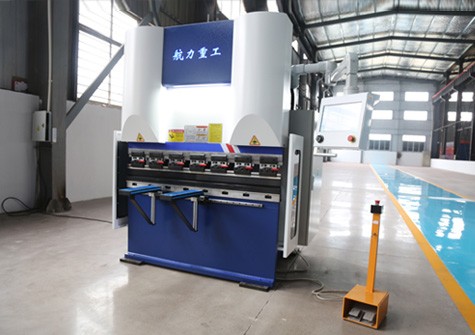 HLCNC-40/1600純電伺服數控折彎機（Y1.Y2.X.Z1.Z2 .R）